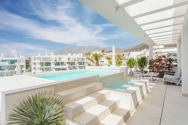 Foto 2dda6955-774d-47fb-8010-c88c50669ab6. Ático  de lujo en venta, 3 habitaciones terraza y pisina privada en Fuengirola