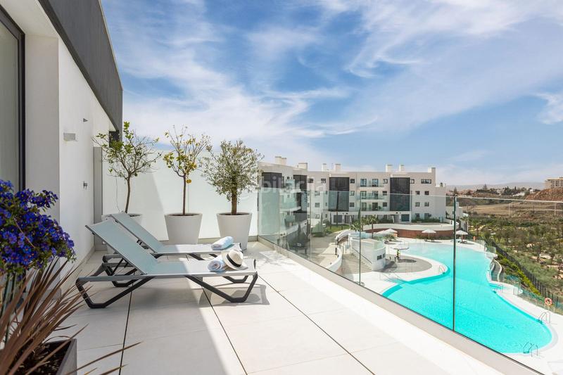 Foto 6144a6aa-a6f1-4cde-9dea-0c199f713b2d. Ático  de lujo en venta, 3 habitaciones terraza y pisina privada en Fuengirola