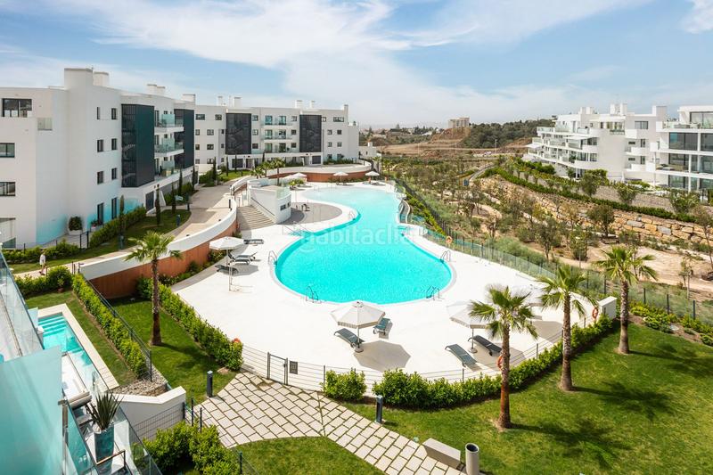 Foto 8dc0711e-f38f-44c2-ab74-33cb52a58561. Ático  de lujo en venta, 3 habitaciones terraza y pisina privada en Fuengirola