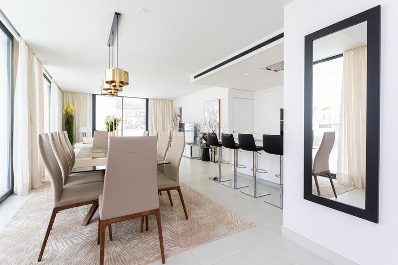 Foto cc8ff88f-815e-4a74-8fec-4d16c69e07b5. Ático  de lujo en venta, 3 habitaciones terraza y pisina privada en Fuengirola