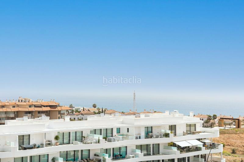 Foto d4613853-2d0e-4986-93bd-0a8872afef95. Ático  de lujo en venta, 3 habitaciones terraza y pisina privada en Fuengirola