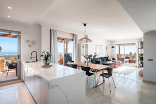 Apartament a N/a. Reformado apartamento en la alquieria, benahavis