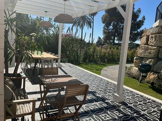 Lloguer Casa a El Paraíso. Acogedora casa independiente de 3 dormitorios con jardín privado