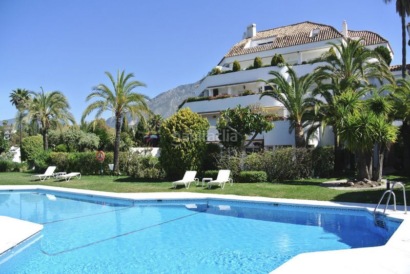 Foto 4003b006-3ae9-4844-9b96-46e8c863ea54. Apartament amb aparcament piscina a lomas de Marbella club Marbella