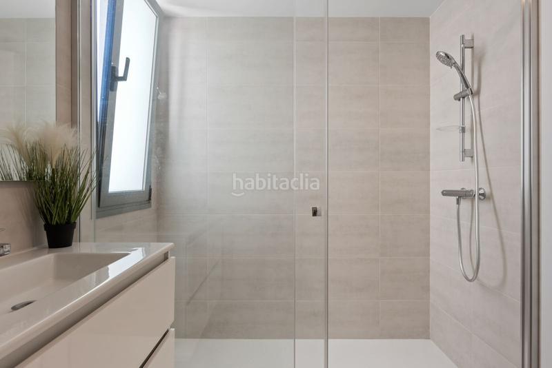 Foto c0bee7f3-b8a6-428c-8052-c792fbc9e5cb. Apartamento estrena apartamento moderno con 3 dormitorios y amplia terraza en Estepona