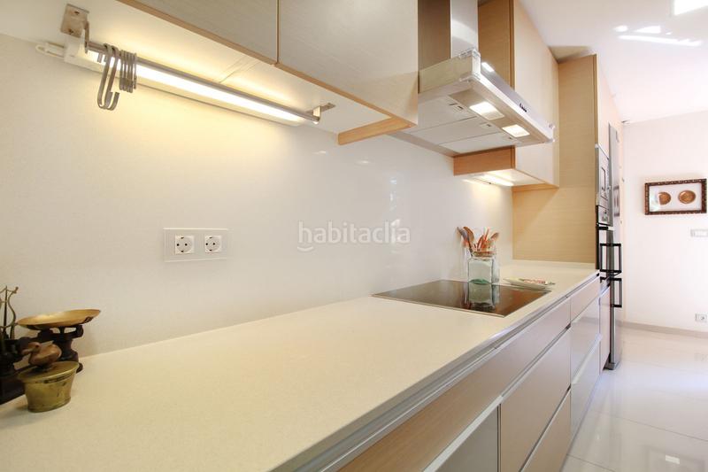 Foto a075e3b1-9528-4c56-91ec-f308a5fcd59f. Apartamento ¡aprovecha! apartamento de lujo en venta, tiene 2 dormitorios con terraza y vistas espectaculares en Marbella