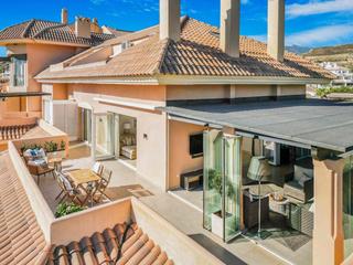Àtic  Urb. nueva andalucía. Ático dúplex de ensueño en aloha hill club: lujo, confort y vist