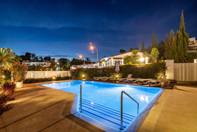 Foto 4e73dc30-3e50-4c1d-80c4-ef4ba5c1f0ae. Apartament amb piscina a Nueva Andalucía centro Marbella