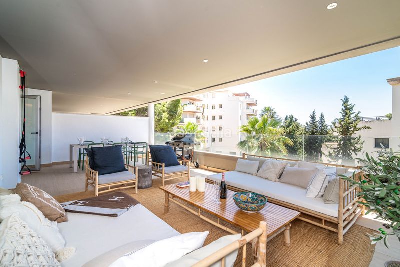 Foto 7e75791a-1b44-45f2-b905-f47b9bfd47b1. Apartament amb piscina a Nueva Andalucía centro Marbella