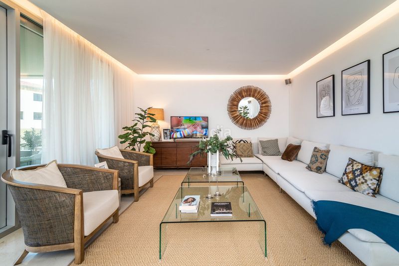 Foto e063dd3d-7b04-42a6-93a4-72e5ac1a217f. Apartament amb piscina a Nueva Andalucía centro Marbella