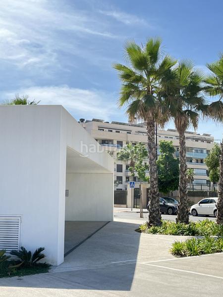 Foto 019f4c54-ca73-4da3-ae60-4d4190ec60e2. Apartament amb piscina a Los Álamos Torremolinos