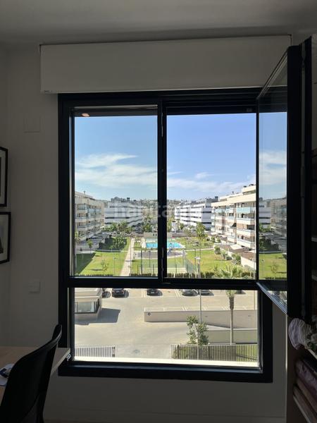 Foto 029ea768-8a8e-499e-923f-1d589b9160e1. Apartament amb piscina a Los Álamos Torremolinos