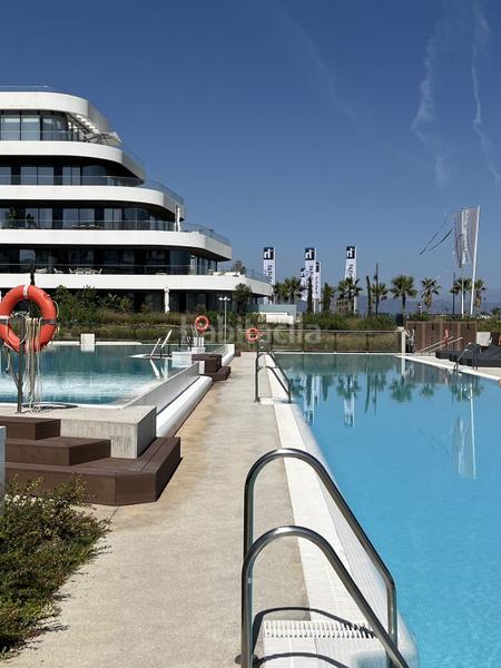 Foto 3075c8fc-67ec-4be2-803f-5df4deebc18f. Apartament amb piscina a Los Álamos Torremolinos