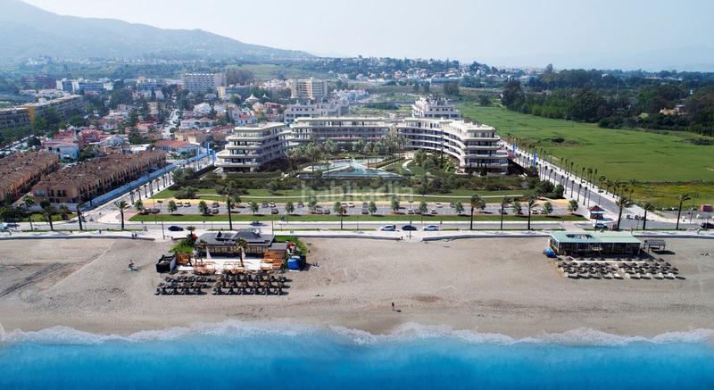 Foto 909f4072-dce0-4da7-97d1-74b8f899f466. Apartament amb piscina a Los Álamos Torremolinos