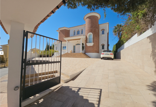 Rent House in Riviera del Sol. Villa reformada en riviera del sol