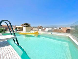 Àtic  N/a. Ático dúplex con solárium, barbacoa y piscina en el corazón de f