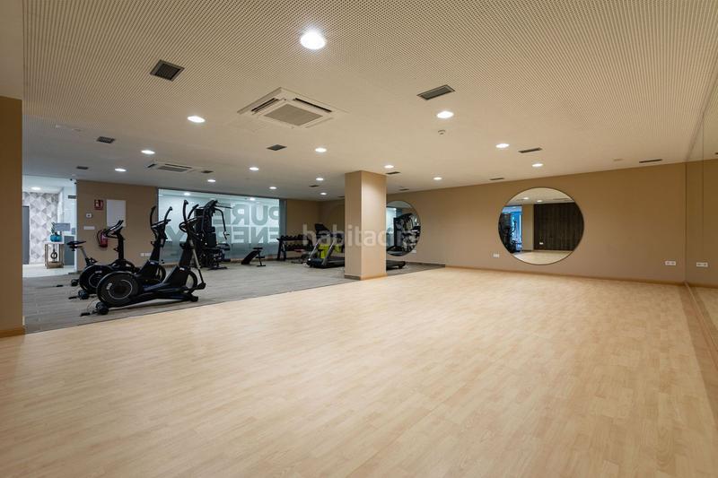 Foto 458ac2fb-6ec1-43ff-82a5-6143a5cb845a. Àtic amb piscina a La Concha - Resina Golf Estepona