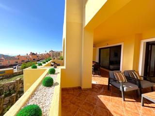 Apartament  N/a. ¡apartamento espectacular con vistas al golf y al mar!