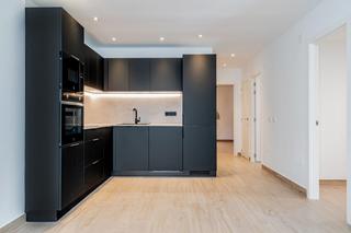 Apartament  N/a. Encuentre su oasis de tranquilidad en la maestranza: amplio apar