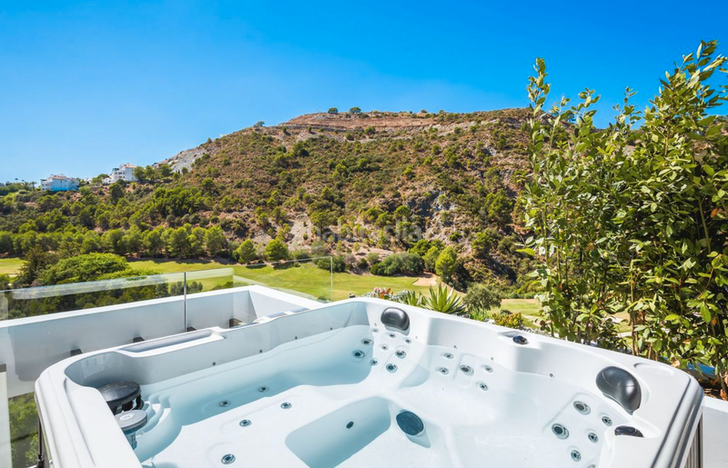 Foto 05d0327b-f6a7-4220-9c94-e144566bce37. Chalet mit heizung parking pool in La Quinta Benahavís