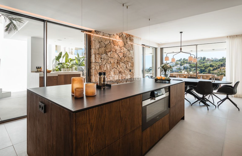 Foto f021d35f-d235-4088-9eec-a07910f9c54e. Chalet mit heizung parking pool in La Quinta Benahavís