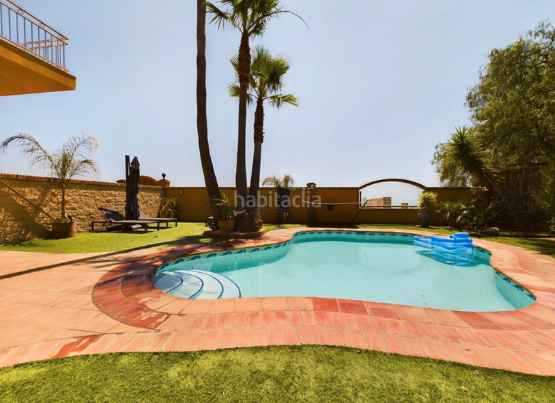 Foto 7758187c-d602-4c91-919d-2d3a8474ac4c. Xalet amb xemeneia aparcament piscina a altos de Estepona Estepona