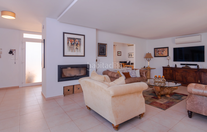 Foto 7f6b68de-005a-428c-9830-e6a64dd88273. Xalet amb xemeneia aparcament piscina a altos de Estepona Estepona