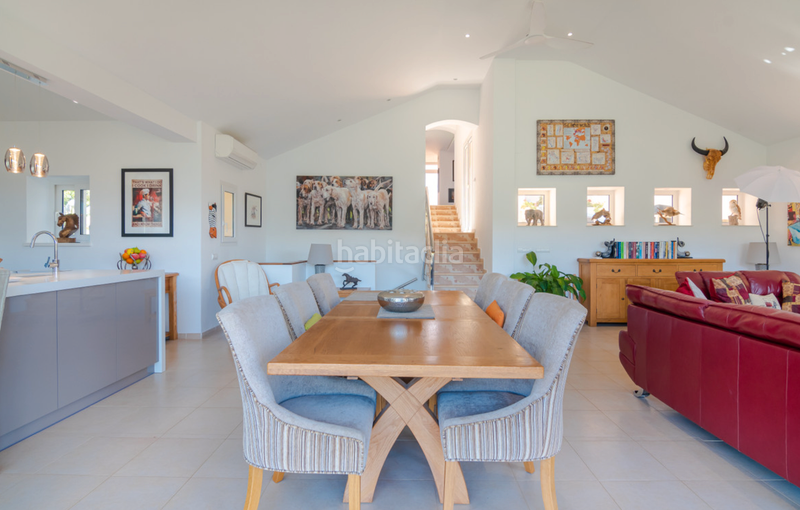 Foto a1f554b3-a8e7-4f3b-8866-704c010e8abb. Xalet amb xemeneia aparcament piscina a altos de Estepona Estepona