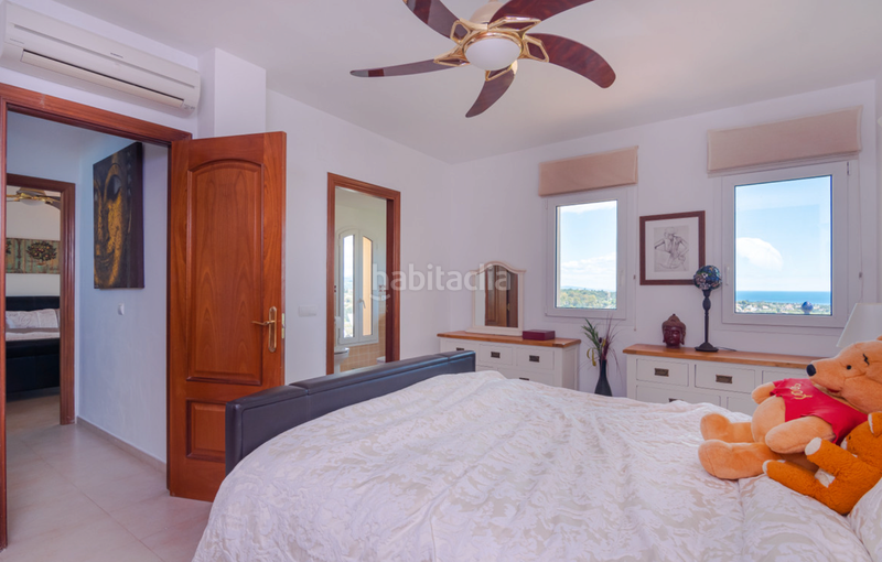 Foto b197fa11-1633-434e-b2ac-bbaaa7267e5a. Xalet amb xemeneia aparcament piscina a altos de Estepona Estepona