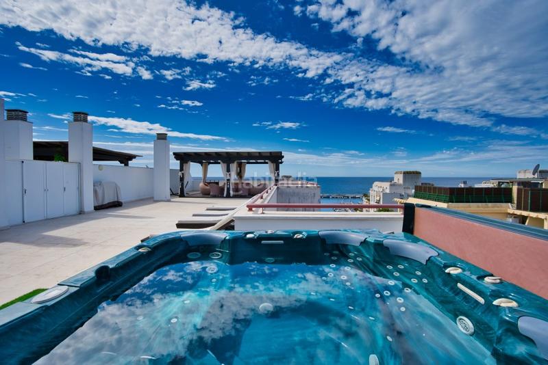 Foto e8bd395d-eaa4-477b-8dad-7ebe5e4fbe25. Apartamento ático espectacular : lujo, vistas y terrazas excepcionales en Marbella