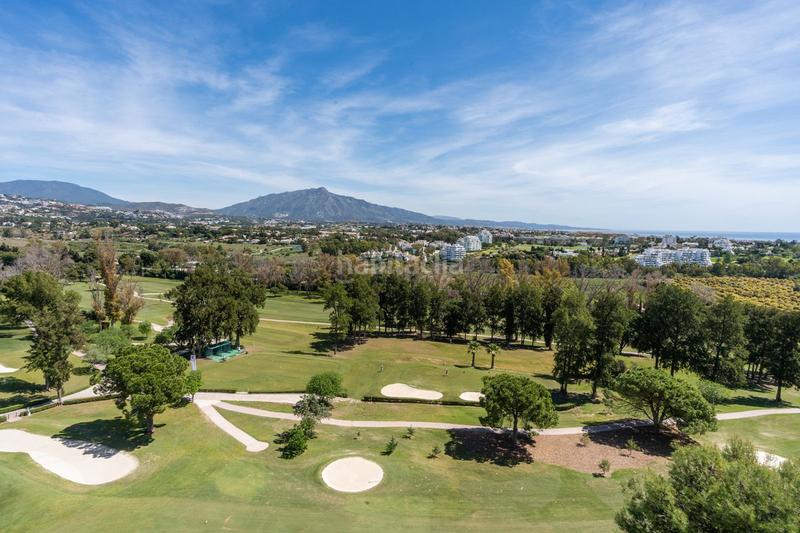 Foto 9f57ca52-b8fe-4214-8f2c-3c57ecf69212. Attique avec piscine dans Santa Clara Marbella