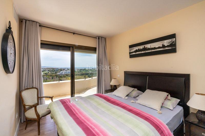 Foto a7c64837-c6b5-479f-9267-405f5fd7714d. Attique avec piscine dans Santa Clara Marbella