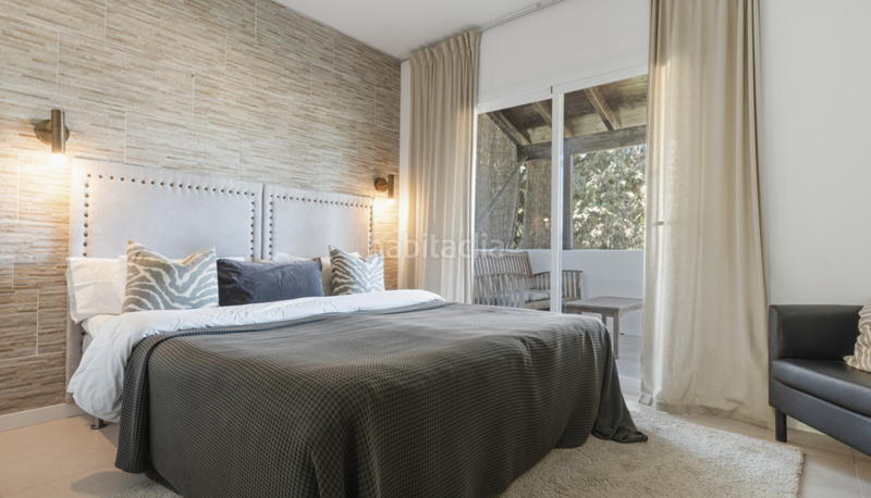 Foto 161be2d0-c8a4-4d0a-bb84-10cbfcdc9688. Chalet mit kamin parking pool in Nueva Andalucía centro Marbella