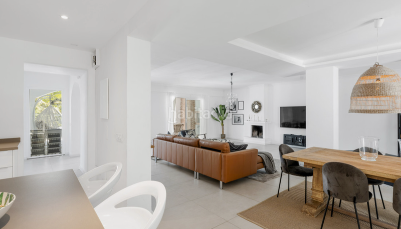 Foto 203c8792-611c-4bae-9292-d0b5802d2567. Chalet mit kamin parking pool in Nueva Andalucía centro Marbella