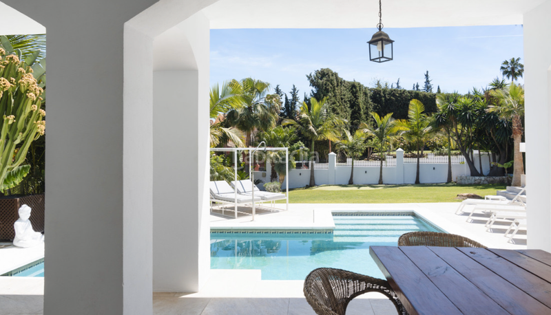 Foto 7b308eeb-0ce6-4afa-a1c6-fea019e61885. Chalet mit kamin parking pool in Nueva Andalucía centro Marbella