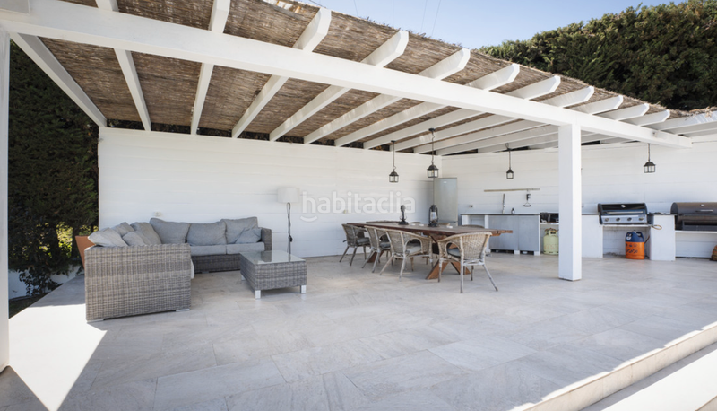 Foto 94b1a489-73df-4fc9-959c-5969b6e77b9f. Chalet mit kamin parking pool in Nueva Andalucía centro Marbella