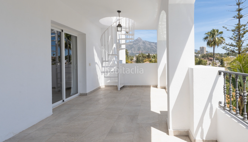 Foto c68a4710-87a9-47f0-a8af-25697e312450. Chalet mit kamin parking pool in Nueva Andalucía centro Marbella