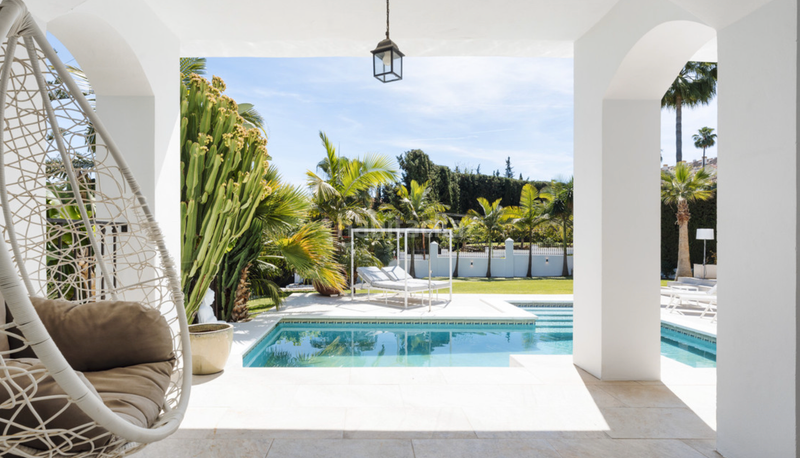 Foto e31295df-bb76-4d35-966f-f084ea03834b. Chalet mit kamin parking pool in Nueva Andalucía centro Marbella