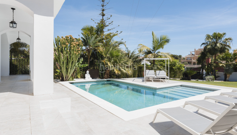 Foto e411ee58-0f1f-43fa-a519-56db0c054adc. Chalet mit kamin parking pool in Nueva Andalucía centro Marbella