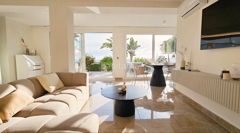 Foto 329ca87e-5583-4faa-bce2-6256eae71c5b. Chalet con camino parcheggio piscina in Nueva Andalucía centro Marbella