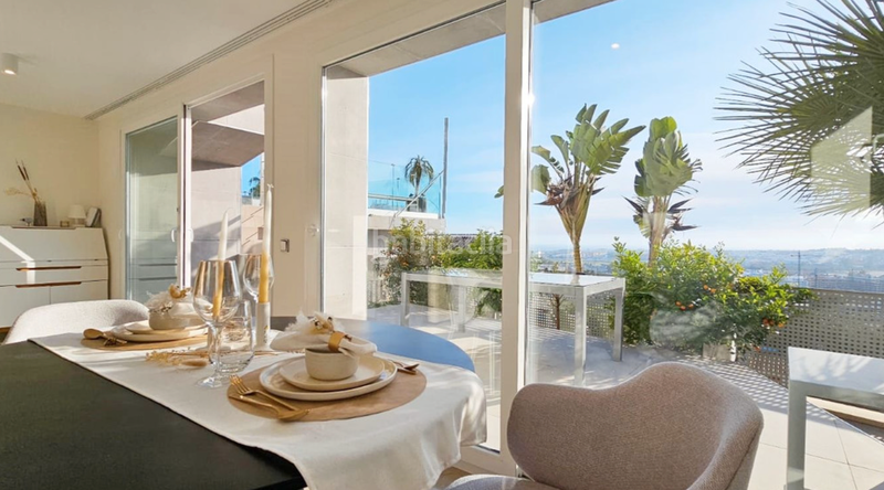 Foto 36c61dd8-c96a-4728-9edb-c6f72c0a73ff. Chalet con camino parcheggio piscina in Nueva Andalucía centro Marbella