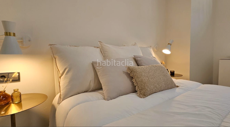 Foto d11e277e-ab7a-475c-9c34-66eee5e68266. Chalet con camino parcheggio piscina in Nueva Andalucía centro Marbella