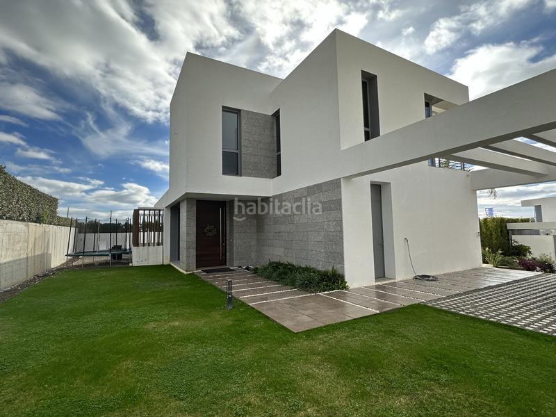 Foto f0b916ea-8dd4-4af5-b5de-7c0ec1f5b2b8. Rent chalet with pool in Cancelada Estepona