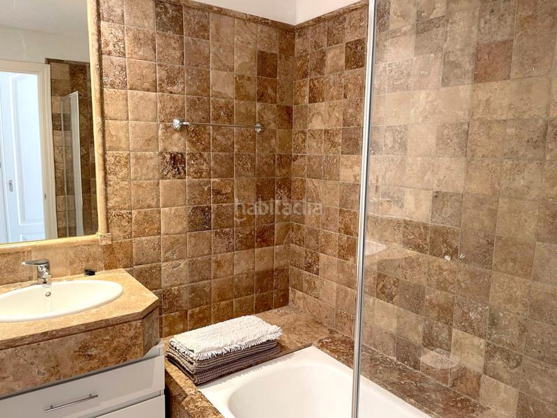 Foto 9596698f-9284-4e24-befd-4877963e82d5. Lloguer apartament a calle pico alcazaba 21 a Benatalaya Estepona