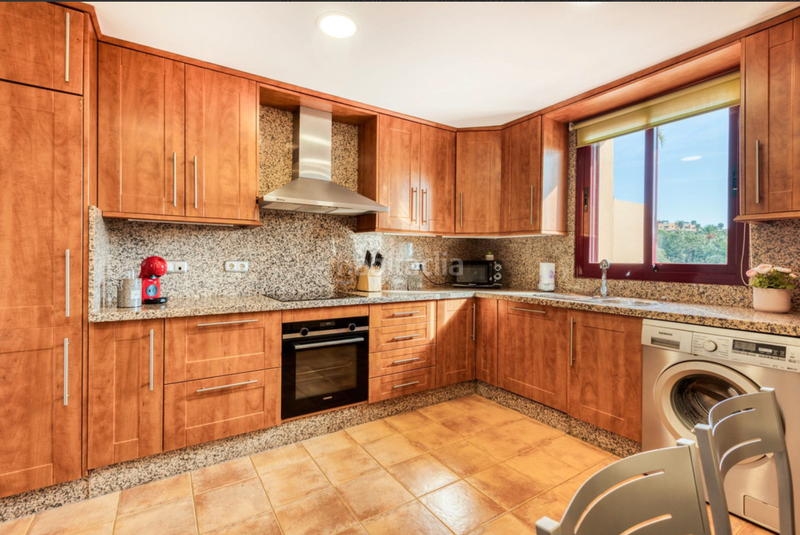 Foto 115cca34-5a42-427e-a259-491797032075. Apartment with parking pool in puerto de Estepona Estepona