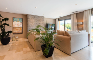 Lloguer Casa aparellada a Sierra Blanca. Casa reformada en nagueles