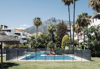 Rez-de-chaussée à Calle estena 5. Apartamento en venta en plena milla de oro, marbella