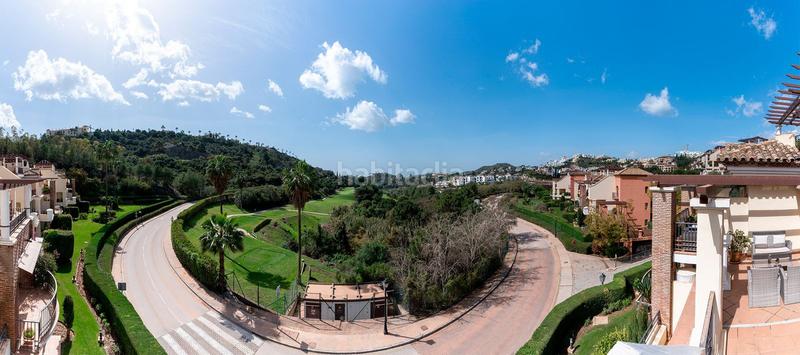 Foto a7c23166-6fe2-48ef-9365-816e0a80fe8e. Duplex avec piscine dans los arqueros - puerto del almendro Benahavís