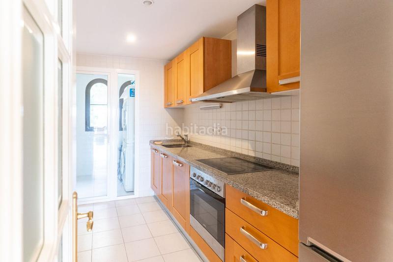 Foto f55b09b3-e261-41df-beac-c1da4f0c0355. Duplex avec piscine dans los arqueros - puerto del almendro Benahavís