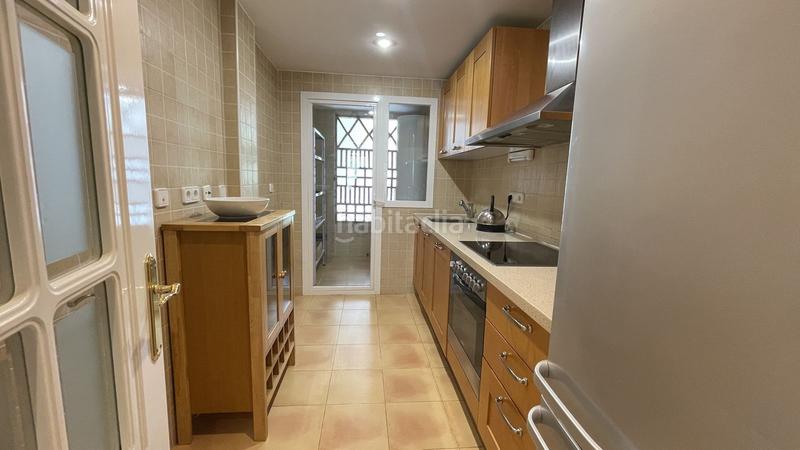 Foto eb7e088d-7db3-4400-aade-f00c5def0fc8. Appartement in urbanizacion torre esteril 4 in los arqueros - puerto del almendro Benahavís